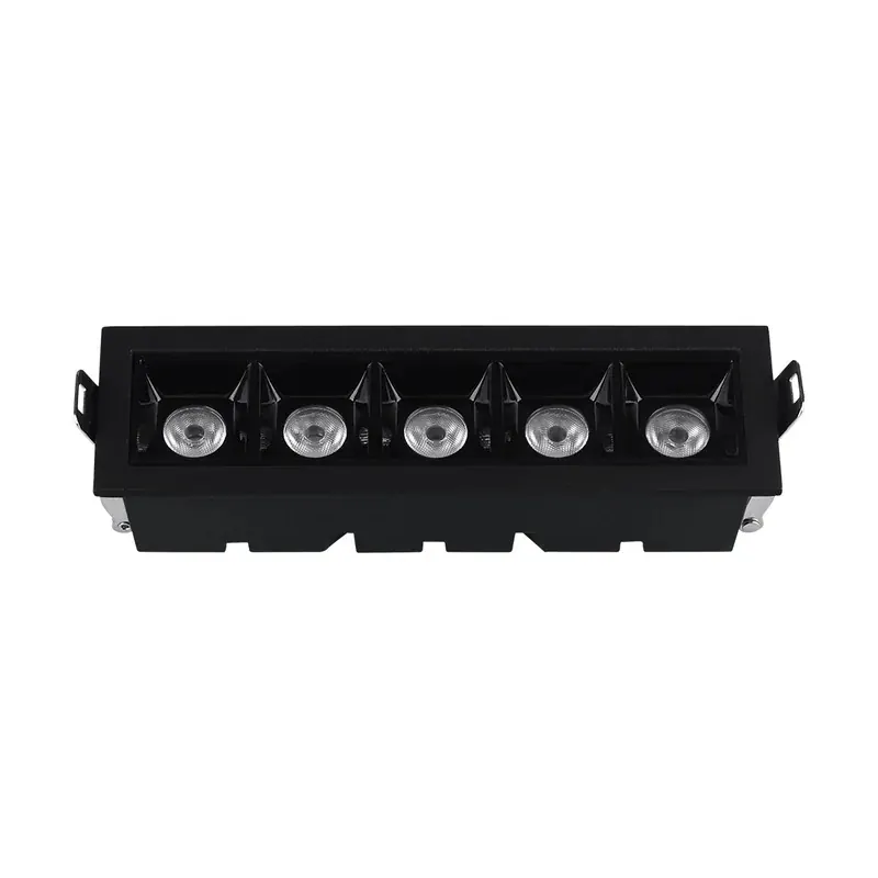 Luminaria lineal empotrable en techo color negro con óptica 10W 6500K blanco frío